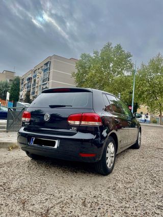 Volkswagen Golf 11/2011