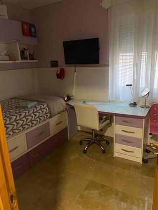 dormitorio juvenil moderno en muy buen estado