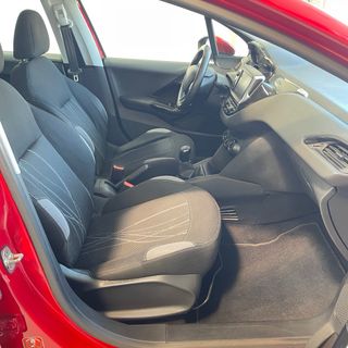 Peugeot 208 2014