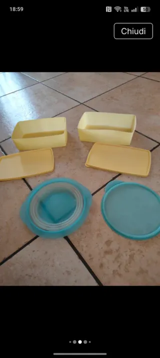 Tre ciotole Tupperware