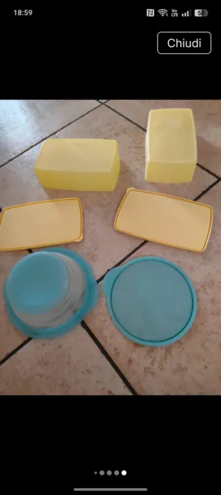 Tre ciotole Tupperware