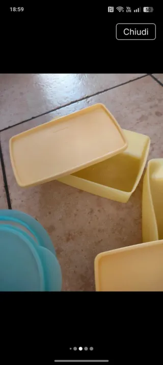 Tre ciotole Tupperware