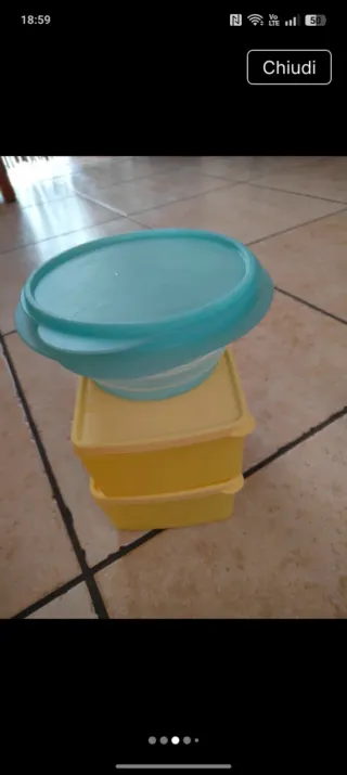 Tre ciotole Tupperware