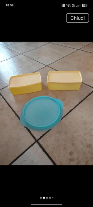 Tre ciotole Tupperware