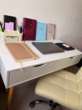 URGE VENTA POR MUDANZA Escritorio y silla