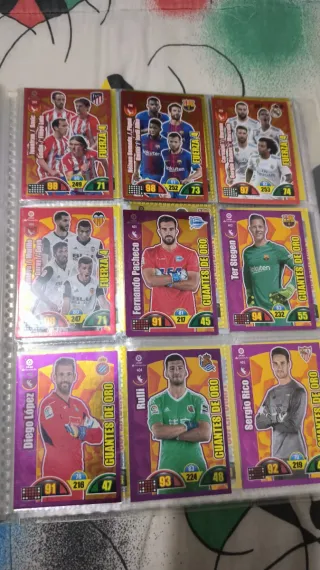 Álbum casi completo Adrenalyn 2017-18 LaLiga