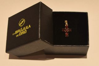 CRUZ DE ORO 18K/1.5GR