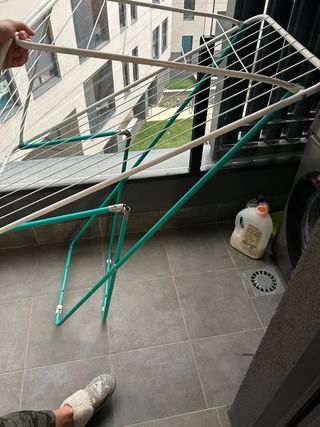 Tendedero metálico plegable