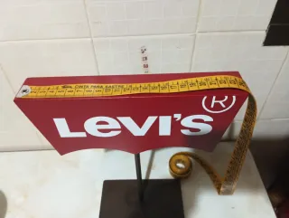 Expositor Levi's
