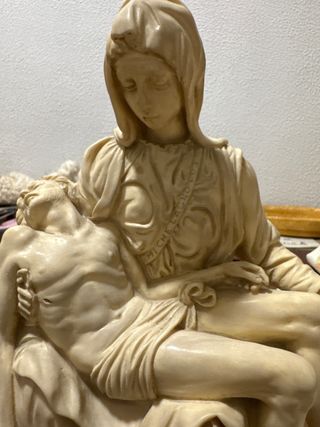 Figura La Piedad Miguel Ángel Resina