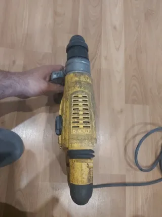 Dewalt D25430 Martillo Ligero Cincelador