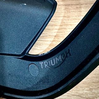 Cubremanos Derecho Tiger Sport 660 2022-24