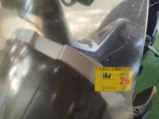 Kawasaki J300 Maxi Scooter Negra/Plata