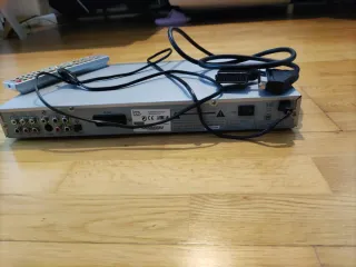 Reproductor DVD con Mando y Cables