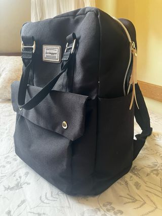 Mochila negra con compartimento para portátil