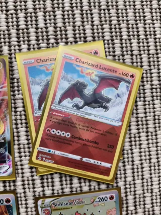 Carte Pokémon VMAX e V ASTRO