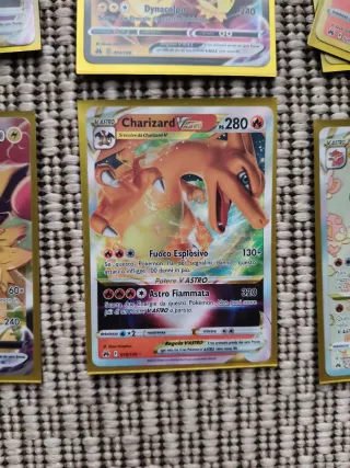 Carte Pokémon VMAX e V ASTRO