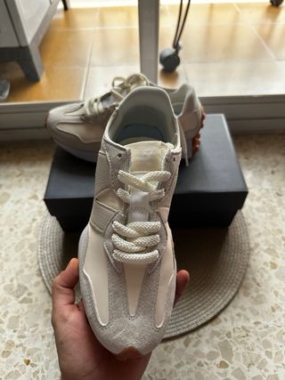 New Balance 327 Beige/Crema Talla 38