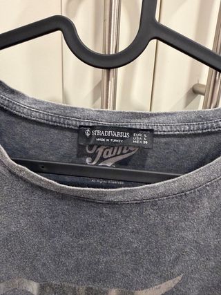 Camiseta Fame Stradivarius Gris