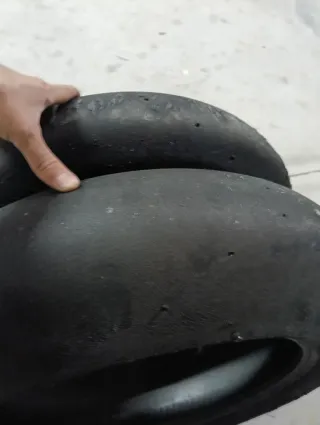 Set di pneumatici slick Pirelli Superbike