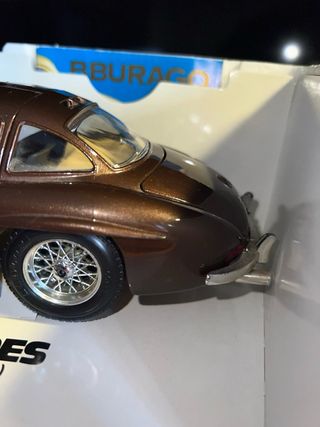Mercedes Benz 300 SL 1/18 Bburago