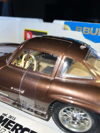 Mercedes Benz 300 SL 1/18 Bburago
