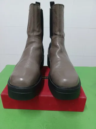 Botines Vagabond Marrones y Negros