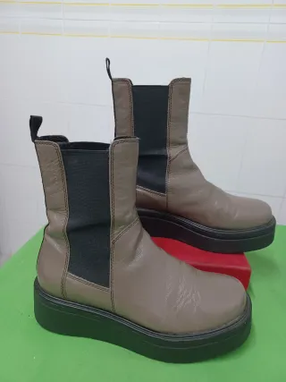 Botines Vagabond Marrones y Negros