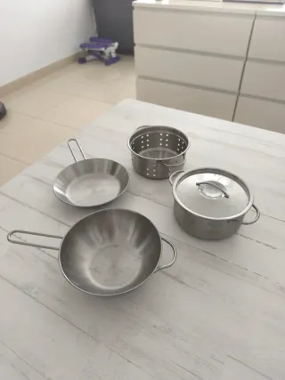 Batería de cocina de juguete
