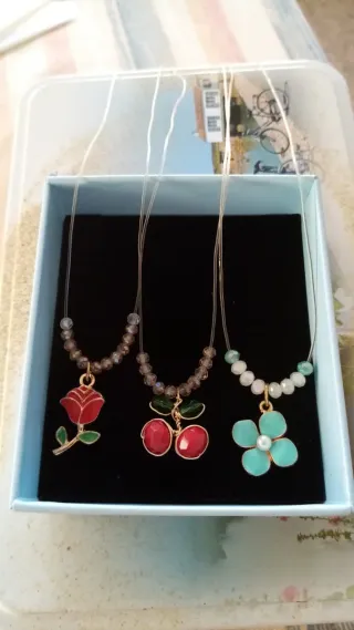 Pendientes artesanales flor y cerezas
