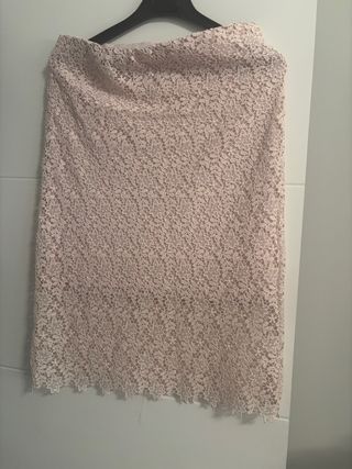 Falda rosa de encaje