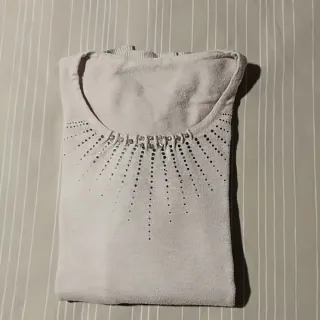 Jersey beige con pedrería