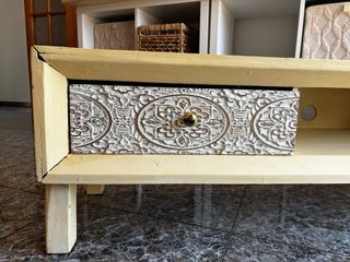 Mueble TV madera y mimbre
