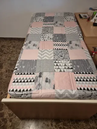 Cama nido de madera y metal