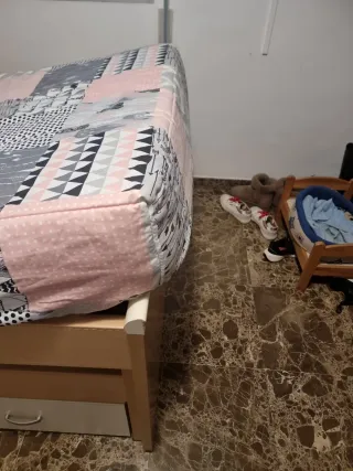 Cama nido de madera y metal
