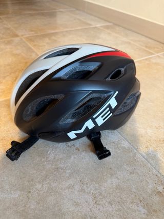 Casco MET Idolo Negro Blanco Rojo