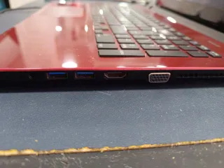 Toshiba i5 8GB RAM 250GB SSD Rojo