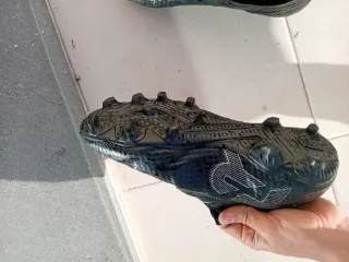 Botas de fútbol Puma negras