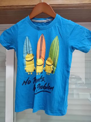 Tshirt Criança azul Minions com pranchas 6-7 anos