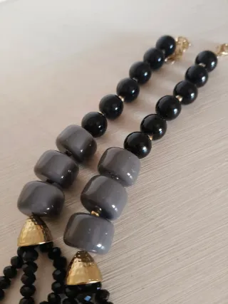 Collana design moderno nero e grigio