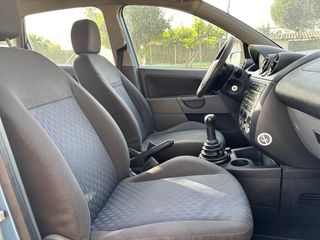 Ford Fiesta 2004