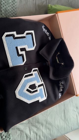 Chaqueta Louis Vuitton Negra (se acepta cambios)
