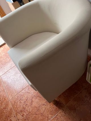 Sillón grande y cómodo beige