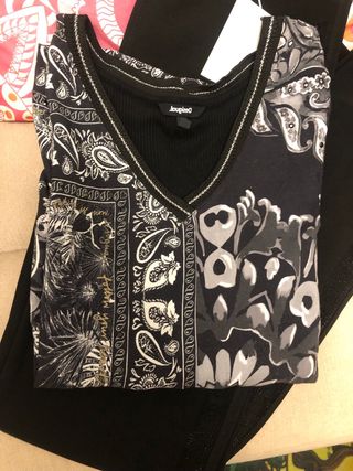Conjunto camiseta Desigual +pantalón