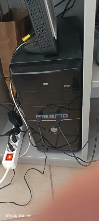 Mobiliario Peluquería Sillas y Espejo ,mostrador,