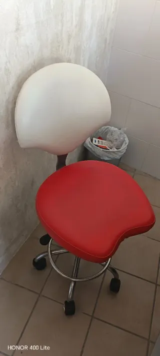 Mobiliario Peluquería Sillas y Espejo ,mostrador,
