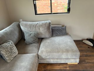 Sofá chaiselongue gris