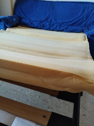 Se regala sofá Cama Azul con colchón de espuma