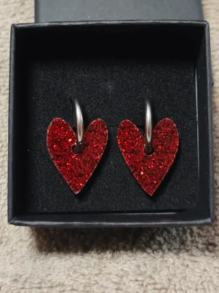 Pendientes aro corazón rojo