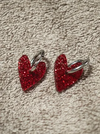 Pendientes aro corazón rojo
